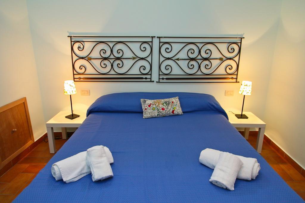 Porto Salvo Apartments - By Vacation Service Cefalu Room photo